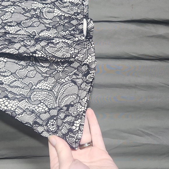 Black Lace A-Line Formal Top by Elle – Size Small - Picture 3 of 8